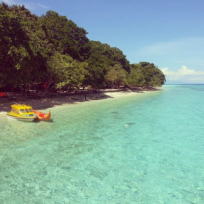 Pantai Liang di Maluku