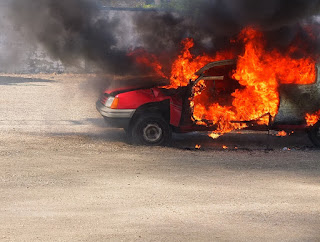 incendio vehículo garaje