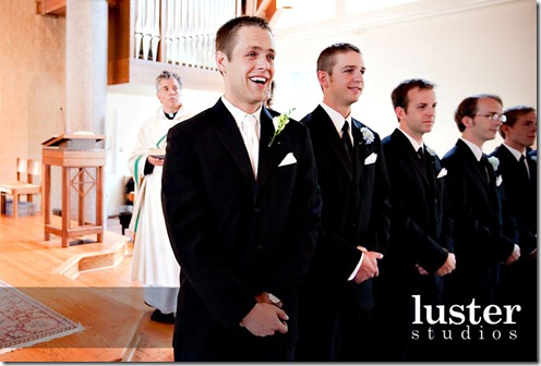groom-sees-bride-first-time