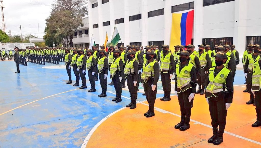 https://www.notasrosas.com/Policía Nacional abre convocatorias para hombres y mujeres que deseen convertirse en Auxiliares de  la institución