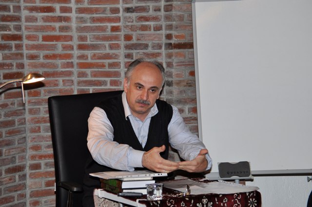 Prof. Dr. İhsan Fazlıoğlu: "Bir Küllî’ye’yi Mümkün Kılan Nazarî Hikmet"