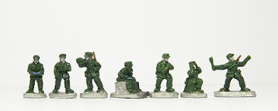 Officers x 2 / Bugler / Radio Operator / Mortar crew x 2 / Throwing grenade: