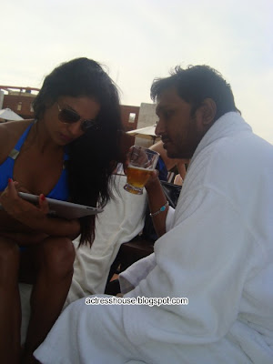 Veena Malik and Hemant Madhukar 3D Love Life hot photos