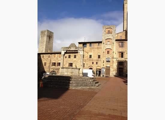 San-Gimignano-Tuscany-Glam-Italia-Tour-13