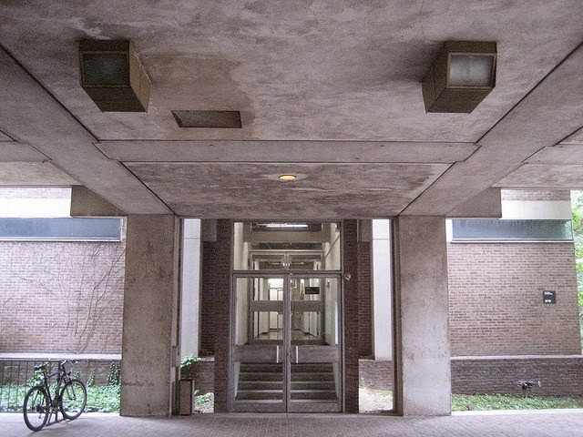 Laboratorios de Biotecnología Richards en Philadelphia | Louis Kahn | Richards Medical Research Building  