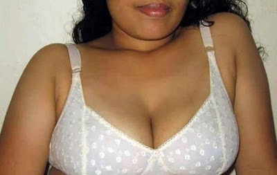 Tamil Aunty White Blouse Hot Image