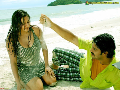 south indian actress namitha playing with hero in beach