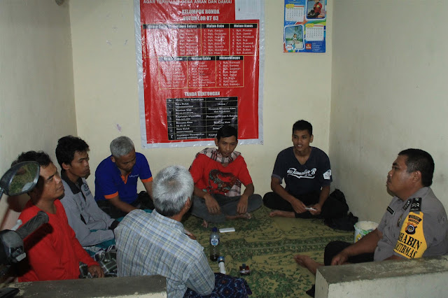 Bhabinkamtibmas Sambang Poskampling Dusun Butuh Lor Triwidadi
