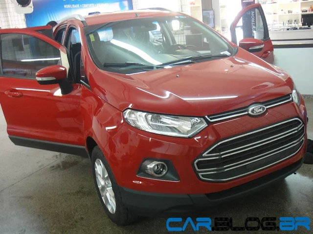 EcoSport Titanium Vermelha