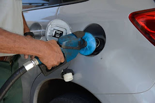 http://vnoticia.com.br/noticia/3081-com-alta-de-1-68-anunciada-para-amanha-gasolina-tem-recorde-de-preco