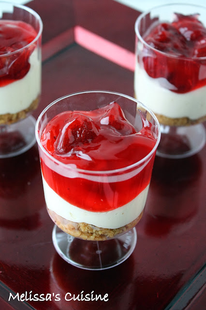 Melissa's Cuisine: Mini Strawberry Cheesecakes