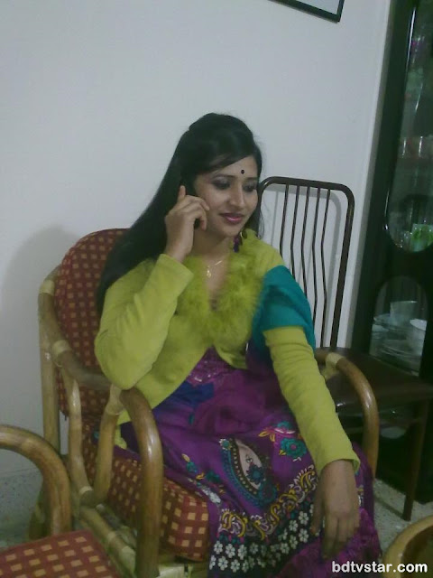 Bangladeshi Beautiful Girls on saree 