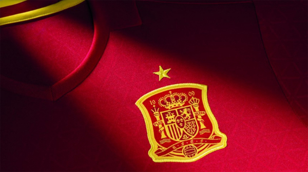 escudo camiseta selección española de fútbol