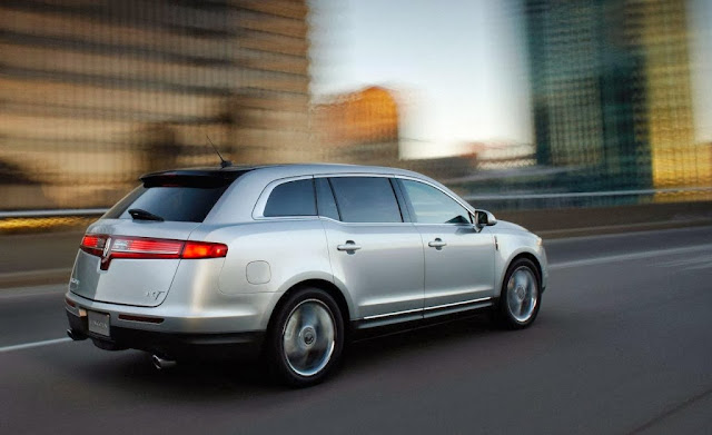 Lincoln MKT Wallpaper