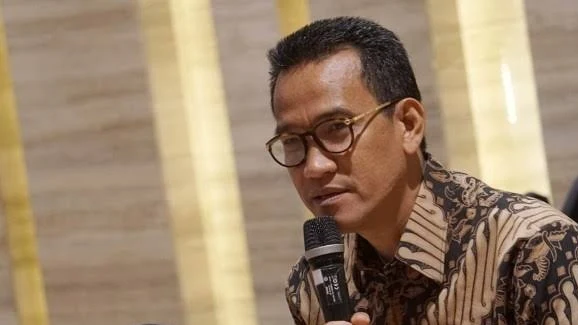 Foto: Refly Harun. Refly Harun Bongkar Siasat Jokowi Terapkan PSBB, Bukan Karantina Wilayah.