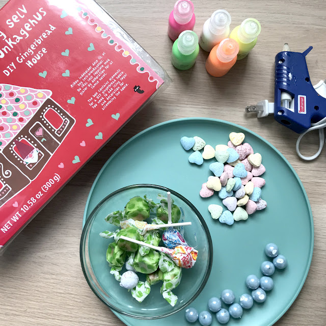 DIY Puff Paint Gingerbread House Tutorial | Linzer Lane Blog