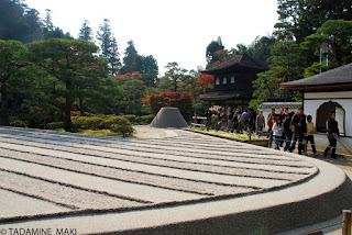 The zoom-out of the previous post: the sand objects, meaning the water surface and the moon, in a garden, at Gingakuji Temple, in Kyoto