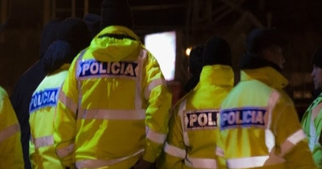 Un hombre ingresó armado con un cuchillo tipo carnicero a un galpón en la calle Francisco de la Torre al 1800, exigiendo dinero para comprar droga. La víctima logró defenderse con una silla.
