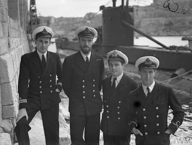 Officers of HMS Upholder, including Lt Cdr Wanklyn, 13 January 1942 worldwartwo.filminspector.com