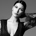 Bella Hadid nedves fehérneműben boxol ezen a videón