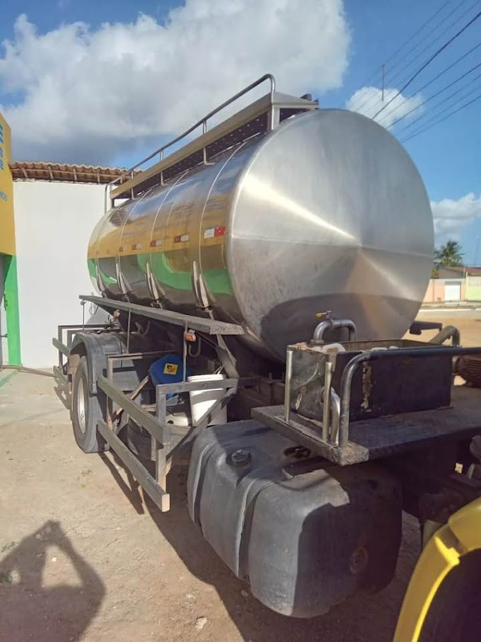 POÇO BRANCO: O caminhão tanque da CLAN veio ao município buscar primeiros litros de Leite ofertado pelos  produtores