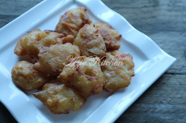 Cucur Ikan Bilis Yang Rangup - Azie Kitchen