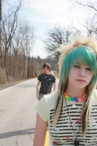 2010 scene girl with long straight hair style hot emo boy's hairstyle