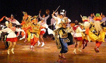 Foto de La Diablada en escena y a colores