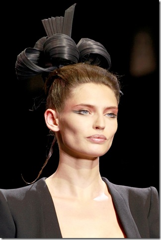 Armani Privé Fall 2011 X Philip Treacy (3)