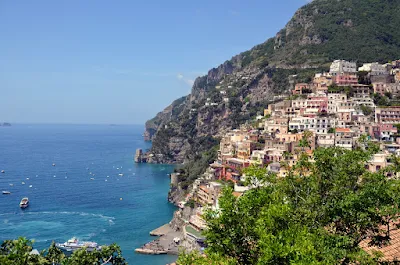 things to do in naples cycling excursions to Amalfi Sorrento Pompeii coast experiences carbon road bike rental napoli naples 