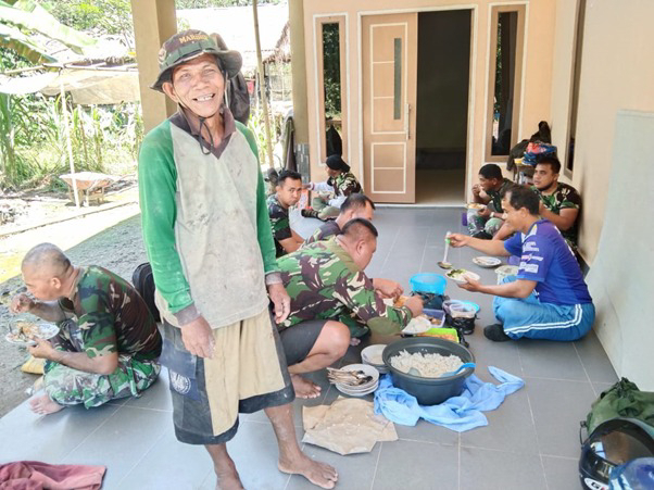 Menjelang Purna Tugas, Ikatan Kekeluargaan Satgas TMMD Ke-111 Kodim 1207/Pontianak Dengan Warga Semakin Kental