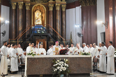 Misa crismal | El obispo Lugones llamó a los sacerdotes a “cuidarnos para...