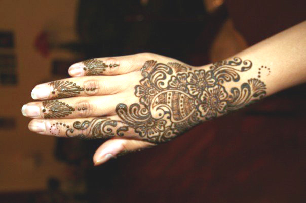 You can check out Easy Mehndi Designs for Kids 