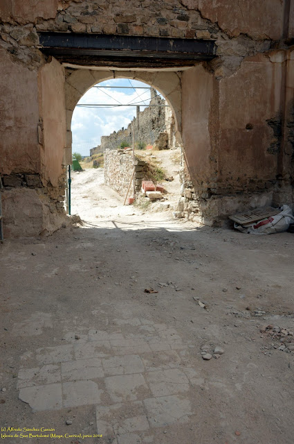 ruinas-moya-iglesia-san-bartolome