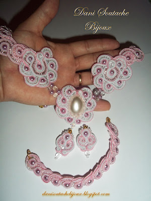 Conjunto em soutache composto por colar, brincos e pulseira