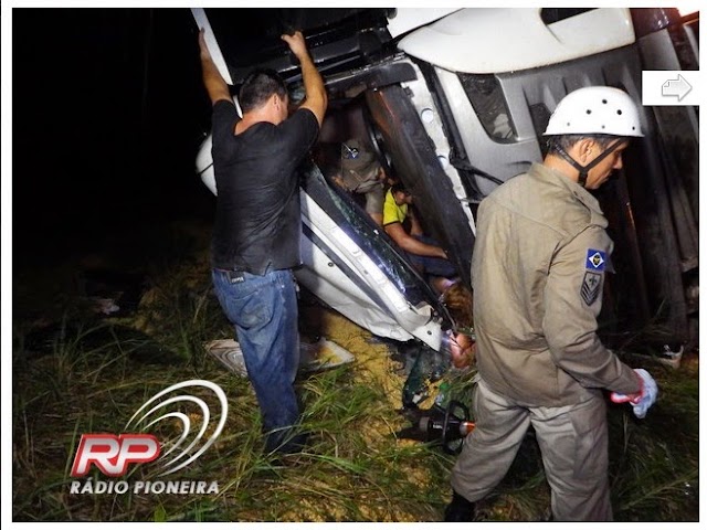 Ana Maria ficou presa às ferragens de bitrem que capotou na Serra de Deciolândia 