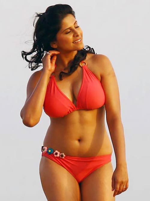 sai tamhankar bikini hot marathi curvy actres hunterr