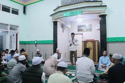 Danbrigif 9 Kostrad Mengikuti Gerakan Sholat Subuh Berjamaah Ajang Silaturahmi Dengan Komponen Masyarakat