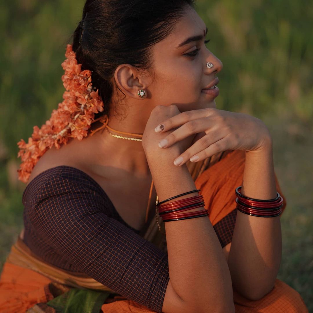 Dushara Vijayan Photoshoot in Saree