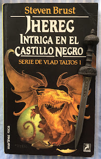 Portada del libro Jhereg. Intriga en el castillo negro, de Steven Brust