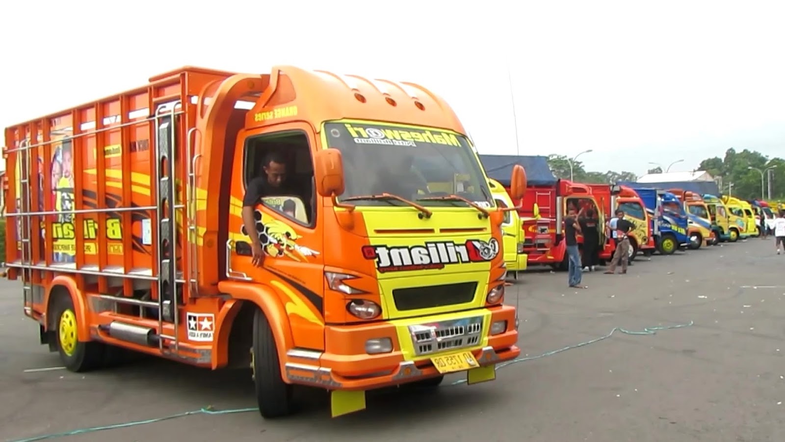 Sketsa Mobil Truk  Canter Sempoa Dunia