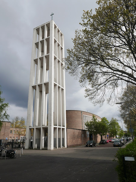 Emmauskerk Den Haag, toren