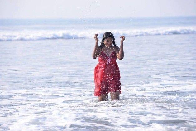 Swathi Naidu Hot Pics,Swathi Naidu  images,Swathi Naidu  pics,Swathi Naidu  gallery, Swathi Naidu latest hot,Swathi Naidu hot photos, Swathi Naidu  bikini,Swathi Naidu red dress