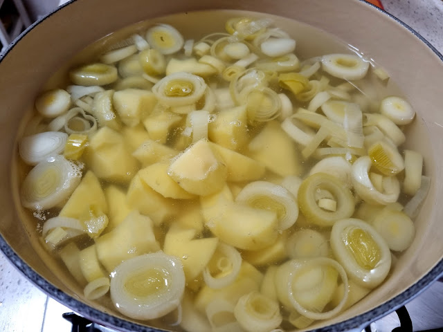 Porrusalda La Cocinera Novata cocina receta vasca sopa bajo en calorias entrante