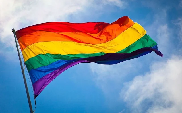 Bandera del orgullo LGTBIQ+