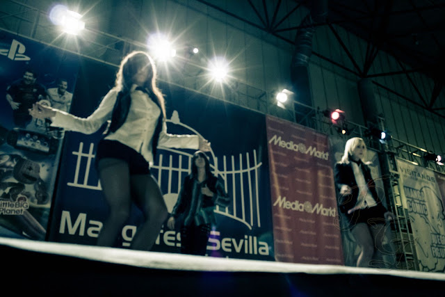tres bailarines durante el concurso Mangafest 2012 Sevilla