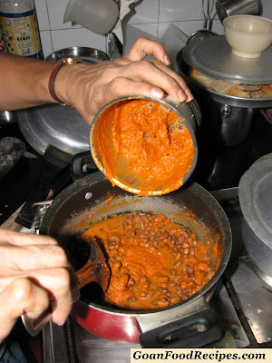 add feijoada masala to the beans