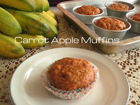 Carrot Apple Muffin Recipe @ http://treatntrick.blogspot.com