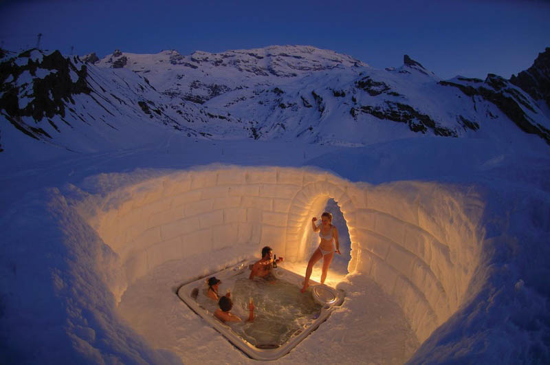 Outdoor hottub jacuzzi in the matterhorn mountains