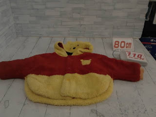 中古品　子供服　８０ｃｍ　ディズニー　POOH　アウター　１１０円